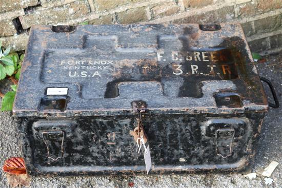 Metal trunk
